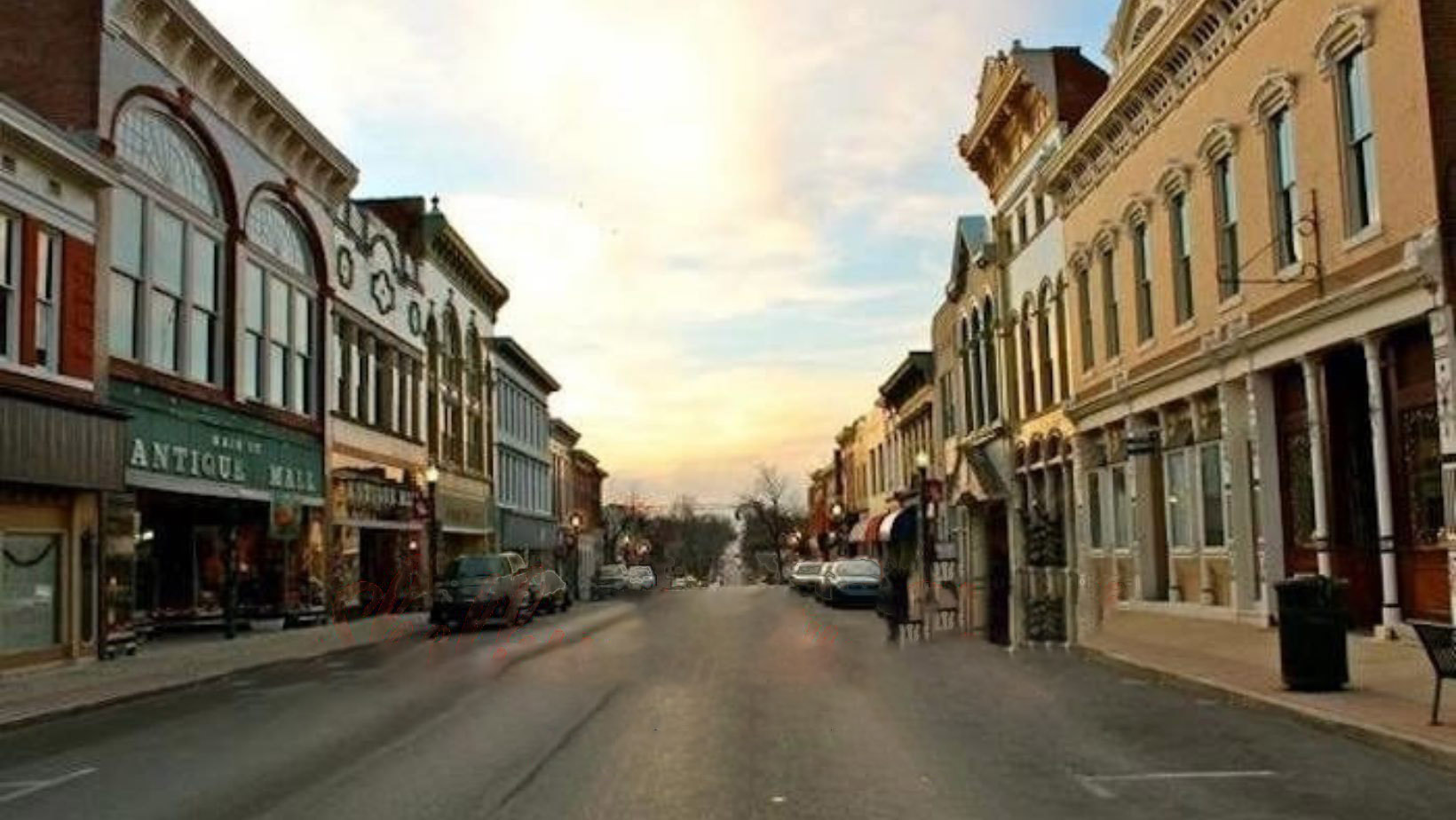 This town small. Шелбивилль город в США. Падука Кентукки город. Луисвилл фото улиц города. Small Town Street Oregon.